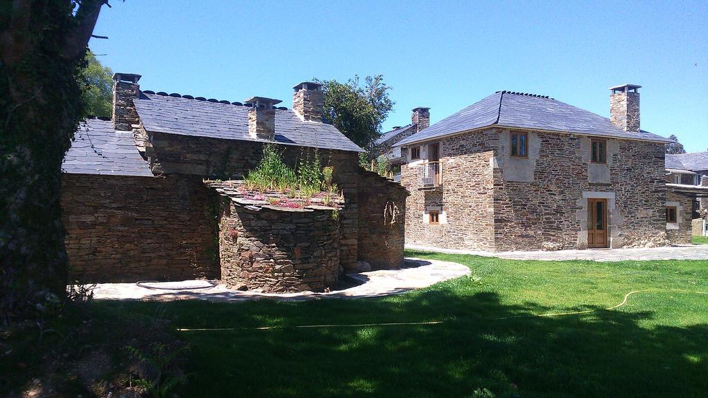 Casa Do Grilo Pensionat Monfero Exteriör bild
